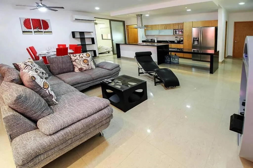 Modern 2 Bdr, 3 Minutes Walk From The Beach, Central Location! Apartment Playa del Carmen