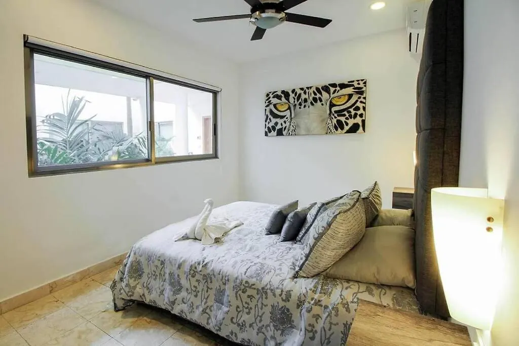 Modern 2 Bdr, 3 Minutes Walk From The Beach, Central Location! Apartment Playa del Carmen Mexico