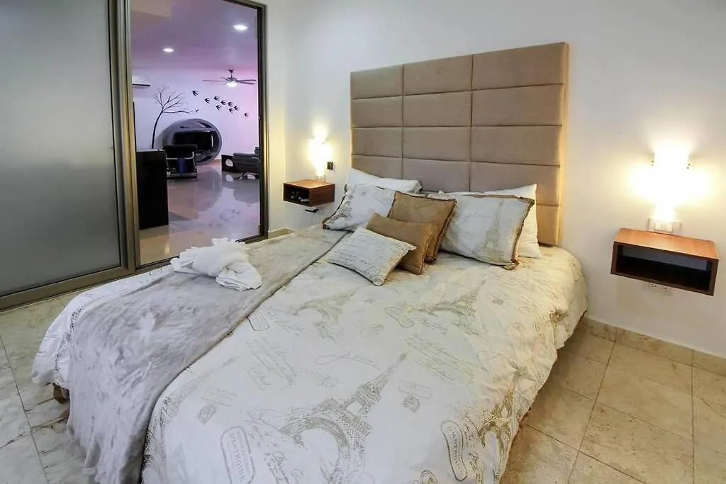 Modern 2 Bdr, 3 Minutes Walk From The Beach, Central Location! Apartment Playa del Carmen